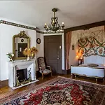 לינה וארוחת בוקר Chateau De Courbelimagne,