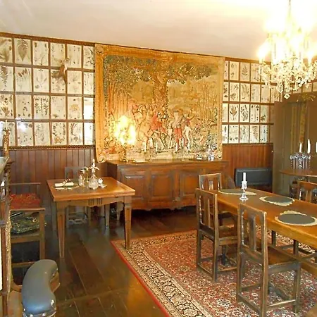 Chateau De Courbelimagne, Bed & Breakfast