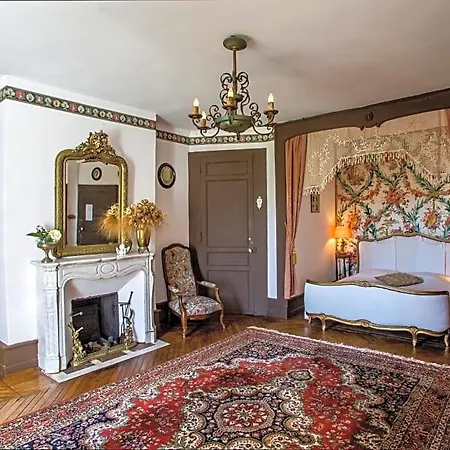 Chateau De Courbelimagne, Bed & Breakfast 3*