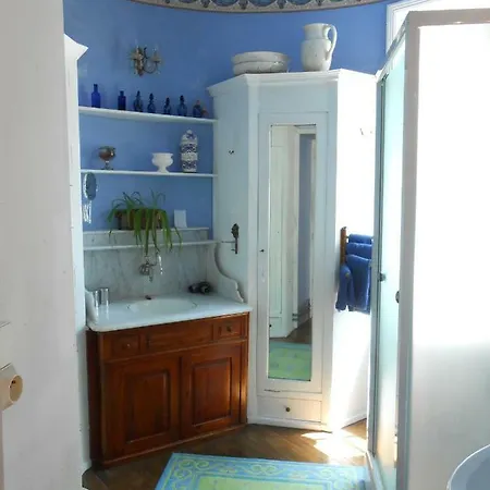 Bed & Breakfast Chateau De Courbelimagne,